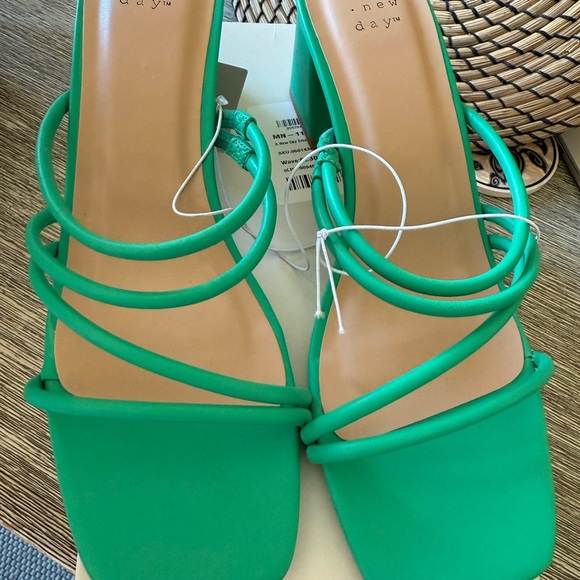 A New Day Women's Vibrant Green Strappy Heels - Picture 5 of 6